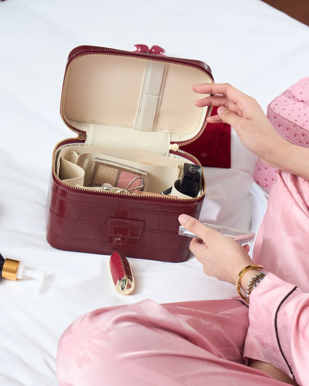 SIGNATURE VANITY BURGUNDY