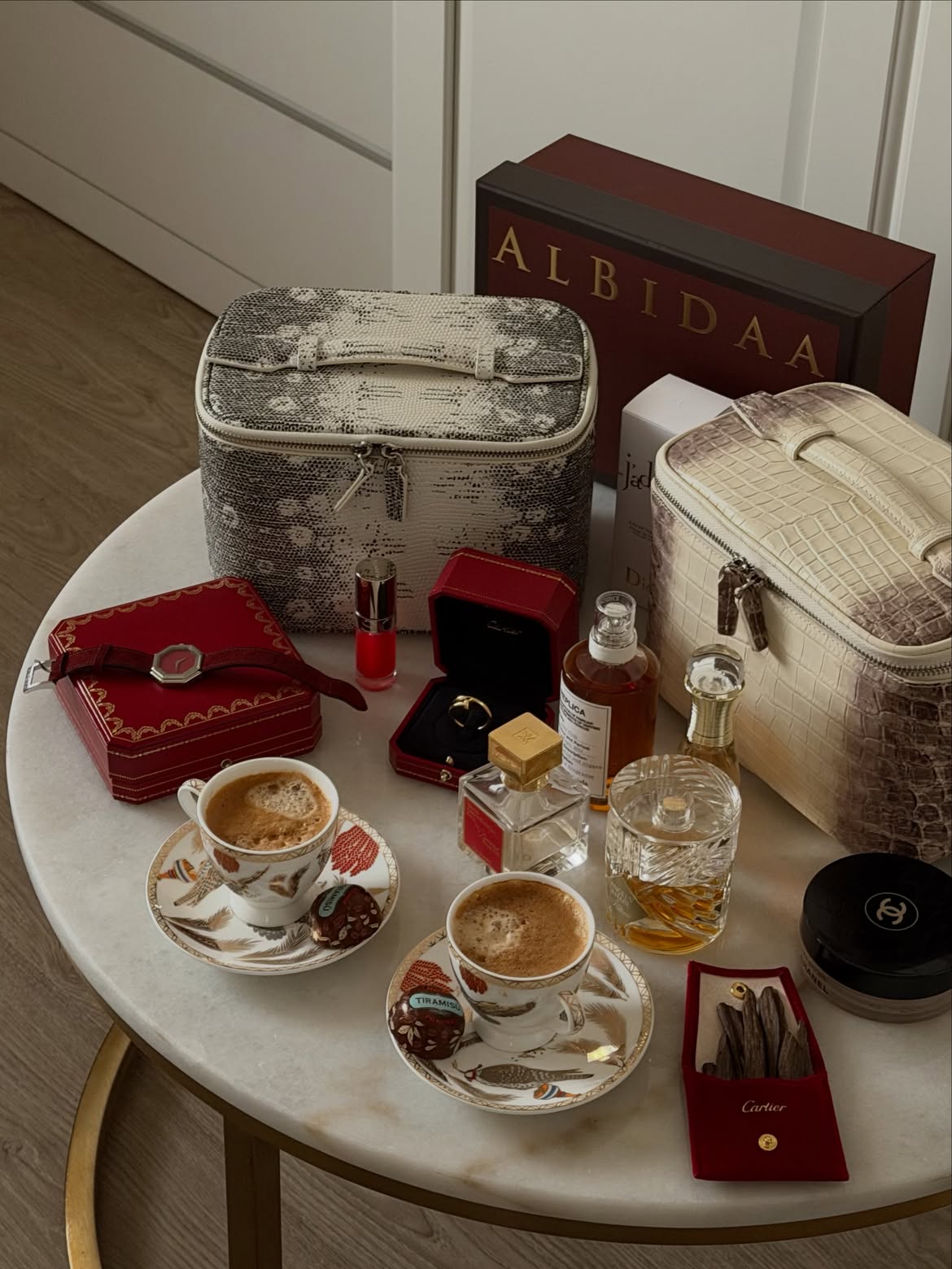 SIGNATURE VANITY PEARL